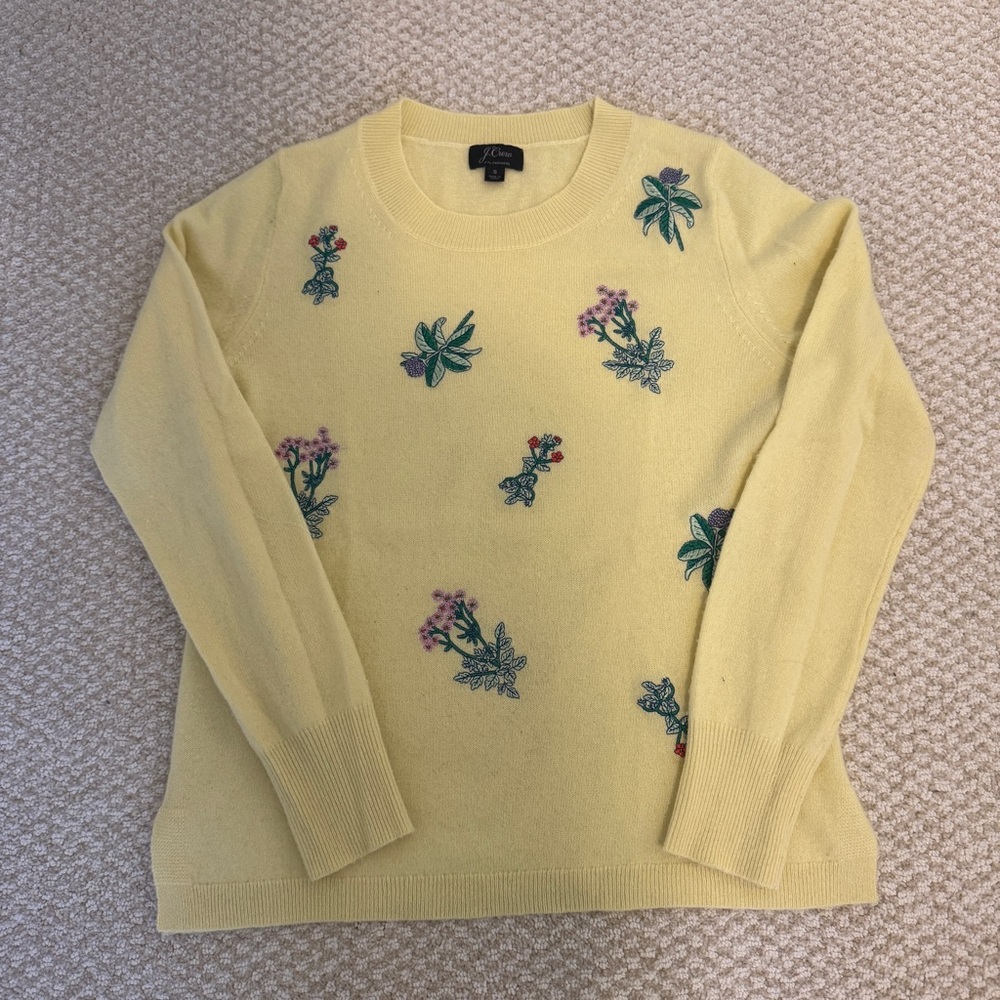 J. Crew Pale Yellow Floral Embroidered Crewneck Size Small Cashmere Sweater